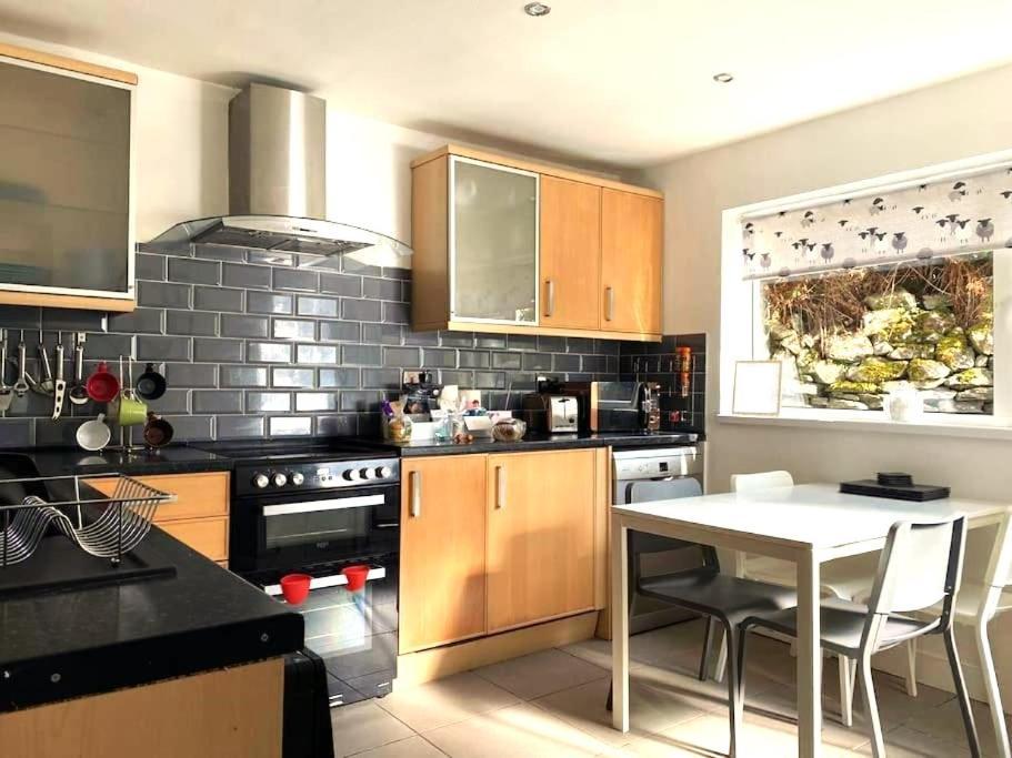 Zipworld Waterfalls Eryri Dogs Welcome 3 Bed Sleeps 5 Blaenau Ffestiniog Exterior foto